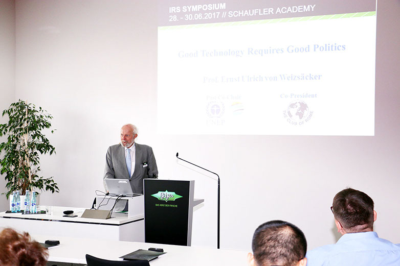 Professor Ernst Ulrich von Weizsäcker speaking about the efficient use of resources at the IRS Symposium