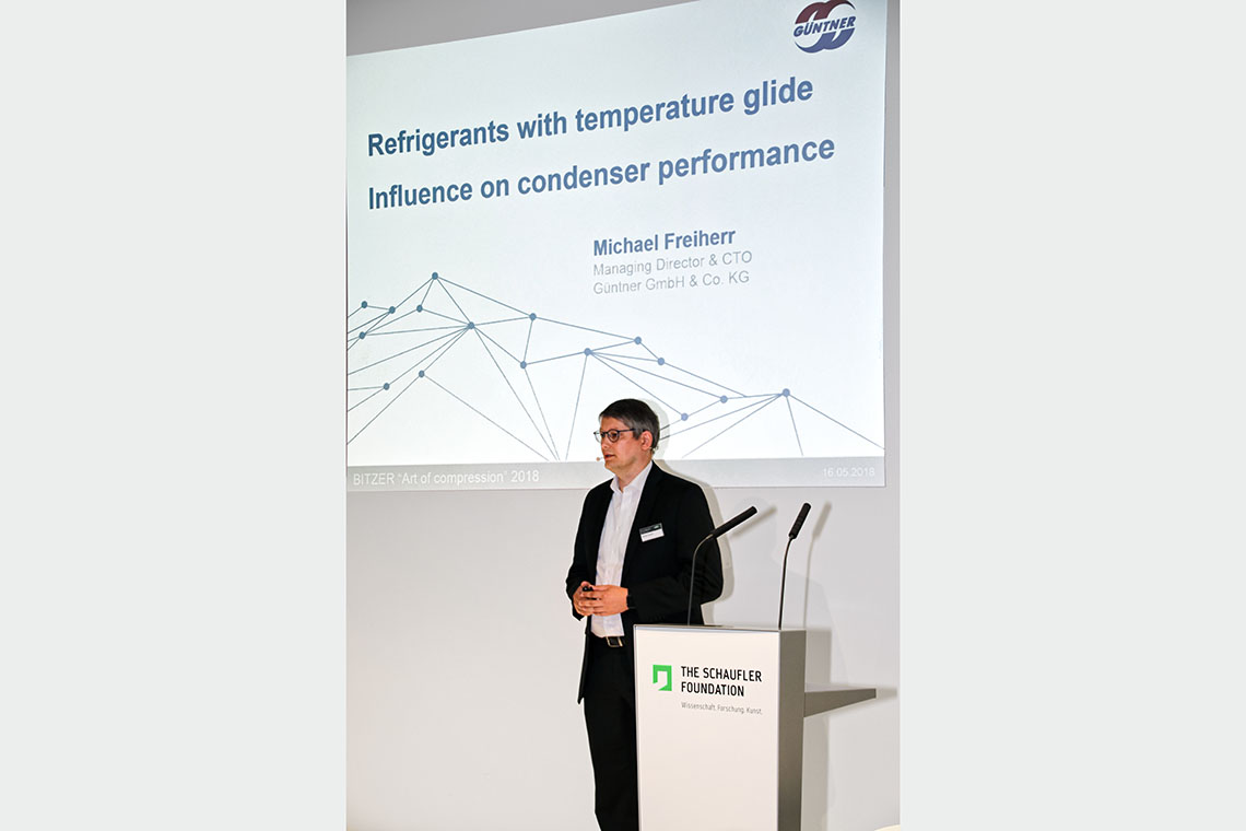 Michael Freiherr, Managing Director & CTO Güntner GmBH & Co. KG, bei seiner Rede über „Refrigerants with Temperature Glide“